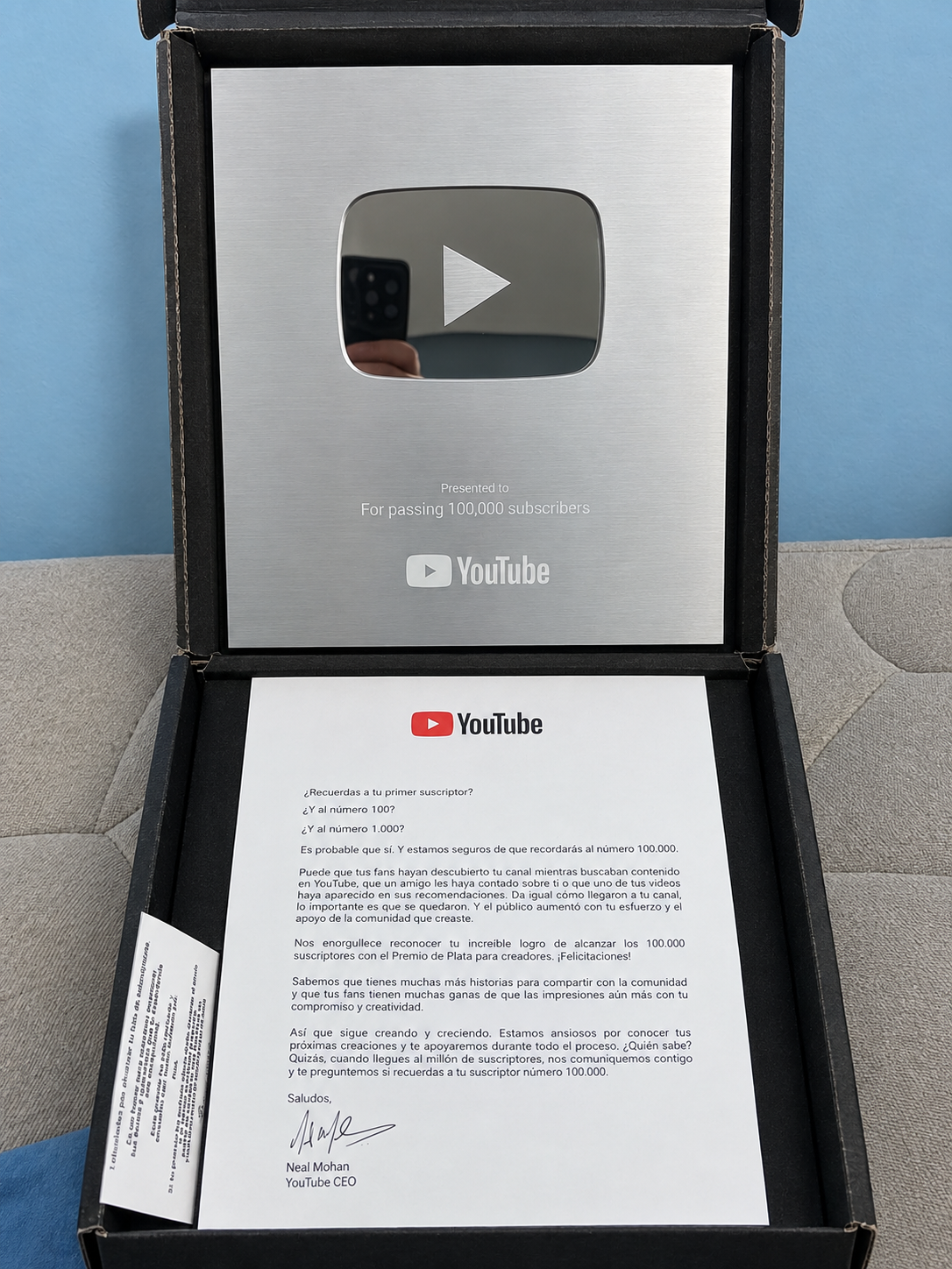 Placa y diploma