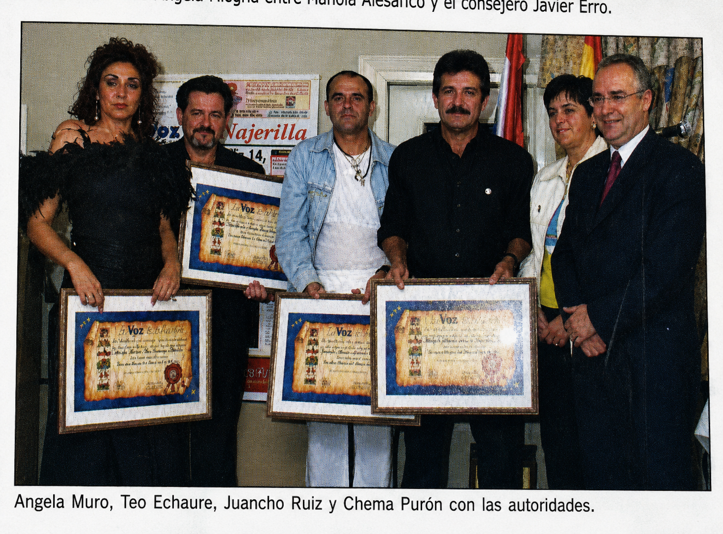 Juancho Ruiz El Charro, Ángela Muro, Teo Echaure y Chema Purón junto a las autoridades en Nájera, 20 de julio de 2001